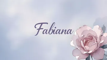 Fabiana horizontal diseño 5 - Nombre en elegante tipografía cursiva caligráfica en tono lavanda, sobre fondo acuarela de cielo nublado en tonos pastel (azul, blanco, lavanda), decorado con rosa en acuarela de pétalos rosa pálido, blanco crema y lilas suaves con hojas en gris-verde.