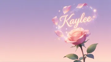 Kaylee horizontal diseño 8 - Fondo de Pantalla con degradado suave que transiciona de lila en la parte superior a melocotón y rosa pastel en la base, destacando una rosa rosada hiperrealista con tallo y hojas verdes. El nombre brilla en tipografía cursiva con efecto neón cálido, adornado con pétalos cayendo y chispas de luz mágica.
