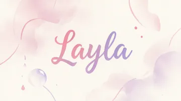Layla horizontal diseño 7 - Diseño abstracto en acuarela sobre fondo crema, con manchas fluidas y etéreas en rosa pastel y lila, líneas curvas que aportan movimiento, pequeñas gotas salpicadas cayendo verticalmente y una burbuja translúcida en la parte superior izquierda. El nombre resalta al centro con una tipografía cursiva amplia y elegante en degradado rosa a morado.