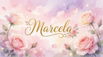 Marcela horizontal diseño 10 - Diseño estilo acuarela con un fondo etéreo y texturizado en nubes de tonos rosa pastel y lila suave. Presenta composiciones de rosas abiertas y capullos en los bordes inferior y superior, con pétalos cayendo delicadamente. Incorpora destellos de luz cálida (efecto bokeh) y, en el centro, resalta una tipografía elegante, cursiva y fluida en color dorado.