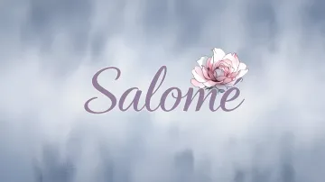 Salome horizontal diseño 5 - Nombre en elegante tipografía cursiva caligráfica en tono lavanda, sobre fondo acuarela de cielo nublado en tonos pastel (azul, blanco, lavanda), decorado con rosa en acuarela de pétalos rosa pálido, blanco crema y lilas suaves con hojas en gris-verde.