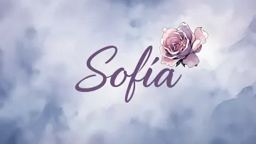 Sofia horizontal diseño 5 - Nombre en elegante tipografía cursiva caligráfica en tono lavanda, sobre fondo acuarela de cielo nublado en tonos pastel (azul, blanco, lavanda), decorado con rosa en acuarela de pétalos rosa pálido, blanco crema y lilas suaves con hojas en gris-verde.