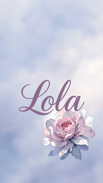 Lola diseño 5 - Nombre en elegante tipografía cursiva caligráfica en tono lavanda, sobre fondo acuarela de cielo nublado en tonos pastel (azul, blanco, lavanda), decorado con rosa en acuarela de pétalos rosa pálido, blanco crema y lilas suaves con hojas en gris-verde.