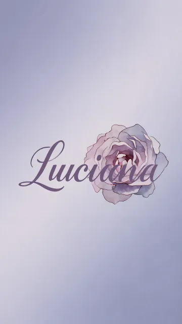 Luciana diseño 5 - Nombre en elegante tipografía cursiva caligráfica en tono lavanda, sobre fondo acuarela de cielo nublado en tonos pastel (azul, blanco, lavanda), decorado con rosa en acuarela de pétalos rosa pálido, blanco crema y lilas suaves con hojas en gris-verde.
